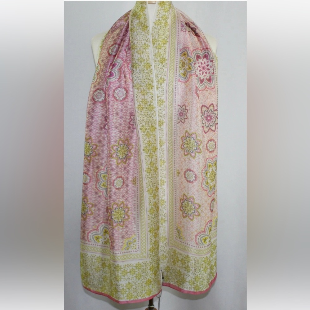 Vince Camuto Medallion Lite Pink Multi Oblong Scarf 18” x 72”